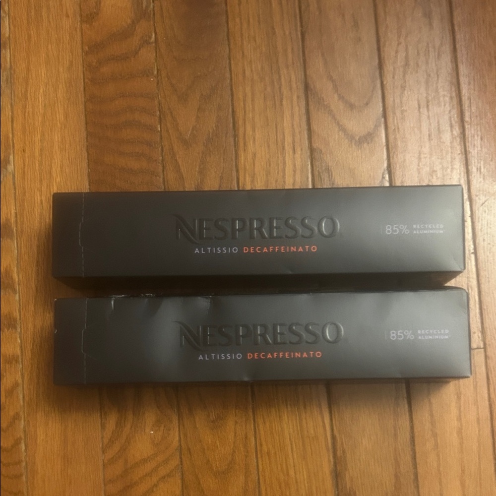 Nespresso Altissio Decaffeinato Pods in Black and Red
